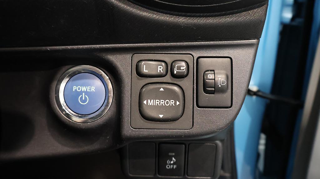 2013 Toyota Aqua S Model, Push Start, Bluetooth image 343461