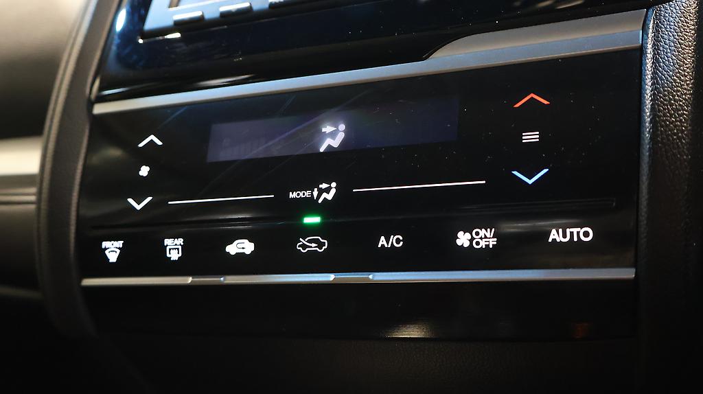 2013 Honda Fit F-Package Hybrid image 344155