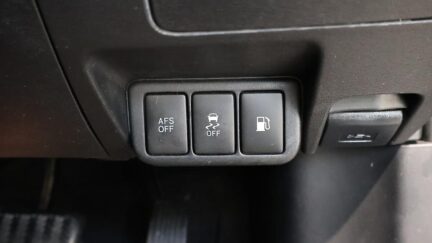 2012 Toyota Avensis Xi Reverse Camera + Push Button Start image 344271