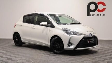 2017 Toyota Vitz Hybrid F Model image 344276