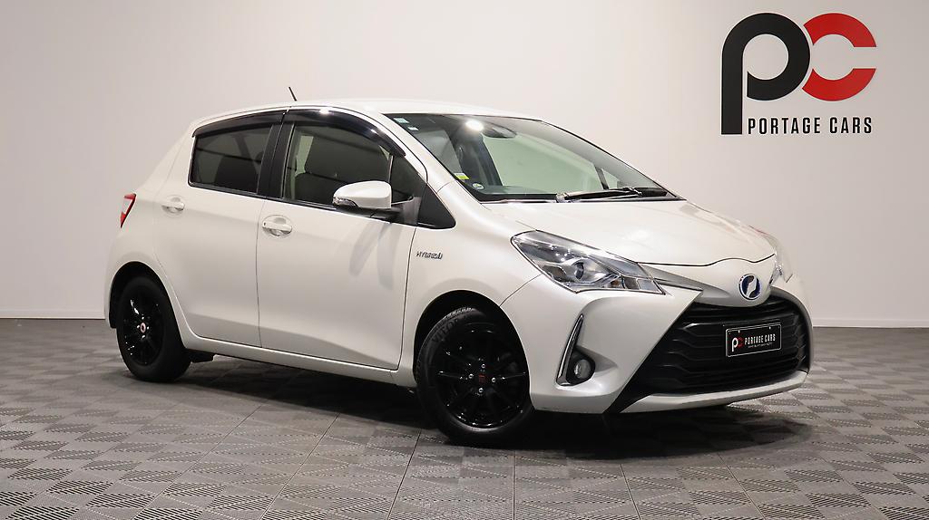 2017 Toyota Vitz Hybrid F Model image 344275
