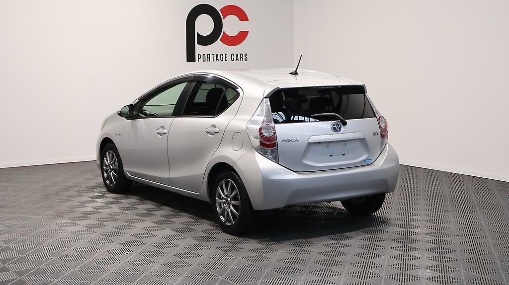 2013 Toyota Aqua G Model with Alloys image 341386