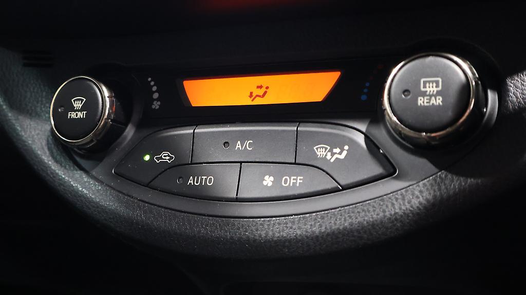 2017 Toyota Vitz Hybrid + Reverse Camera image 345552
