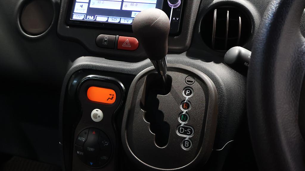 2013 Toyota Spade F Model image 343230