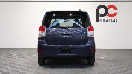2013 Toyota Spade F Model image 343209