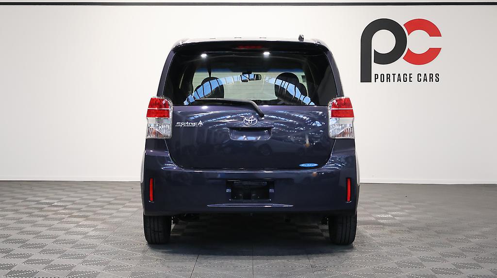 2013 Toyota Spade F Model image 343209