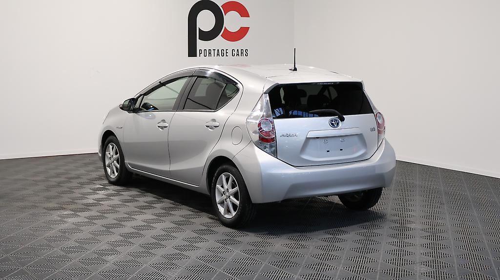 2013 Toyota Aqua G Model + Reverse Camera image 345057