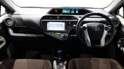 2013 Toyota Aqua G Model with Alloys and Very Low KMs image 341003