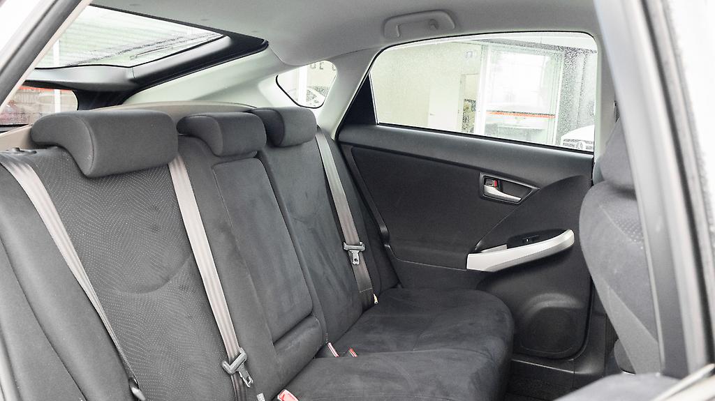 2013 Toyota Prius S Model / Push Start / Hybrid image 342299
