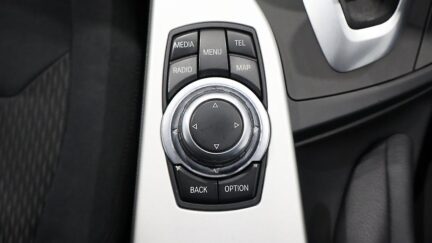 2012 BMW 320i Cruise Control + Reverse Camera image 345597