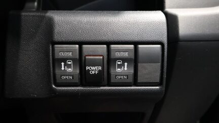 2013 Mazda Premacy 20S Skyactiv image 345161