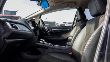 2019 Honda Shuttle Hybrid Z Half leather trim image 342288