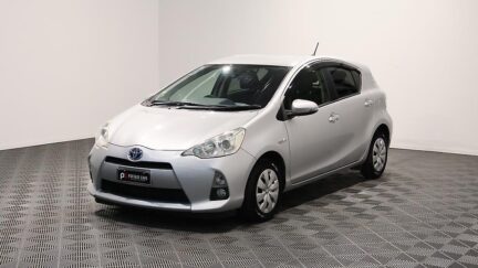 2013 Toyota Aqua S Model + Reverse Camera image 344300