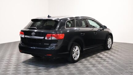 2012 Toyota Avensis Xi great look and Low KMs image 344189