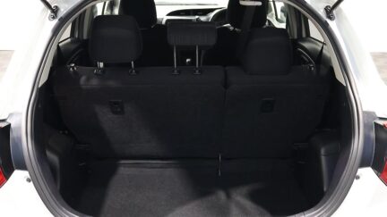 2017 Toyota Vitz Hybrid F Model image 344282