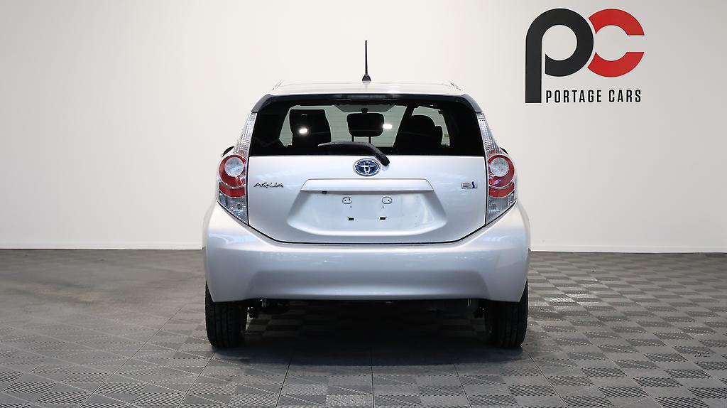 2013 Toyota Aqua G Model + Reverse Camera image 345059