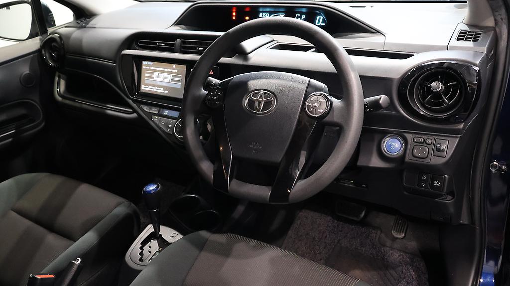 2016 Toyota Aqua Push Button + Reverse Camera image 343202