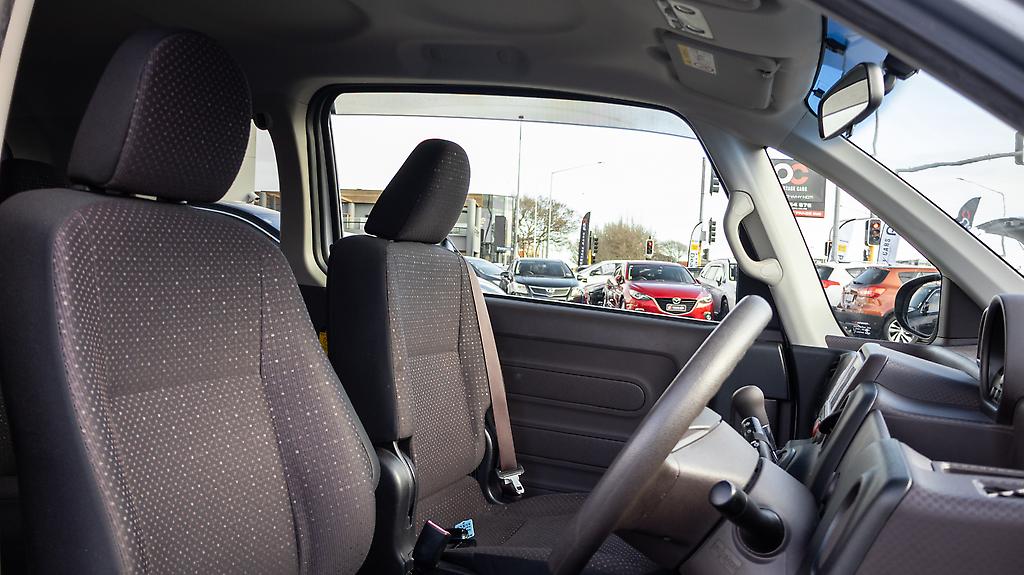 2013 Toyota Spade F model, push start image 342319