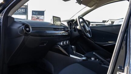 2015 Mazda Demio 13S 6AT Push start image 345685