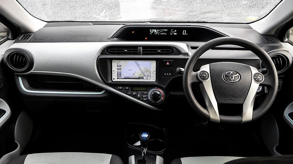 2013 Toyota Aqua F Model Push start image 341548