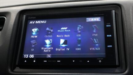 2015 Honda Vezel Hybrid Smart Key with Push Start and Reverse Camera image 344979