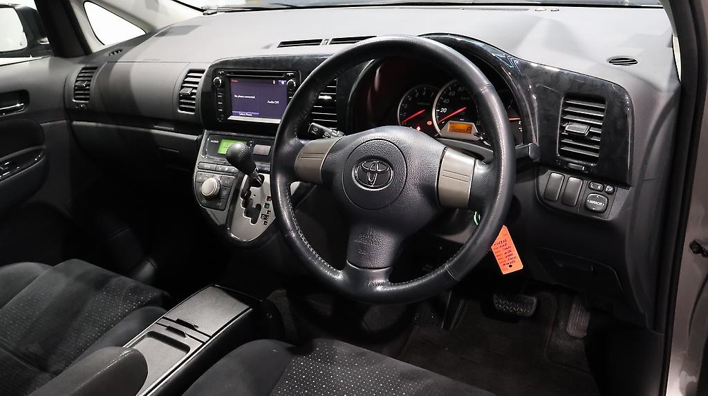 2007 Toyota Wish 7 Seater image 344113