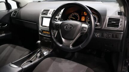 2012 Toyota Avensis Xi great look and Low KMs image 344197