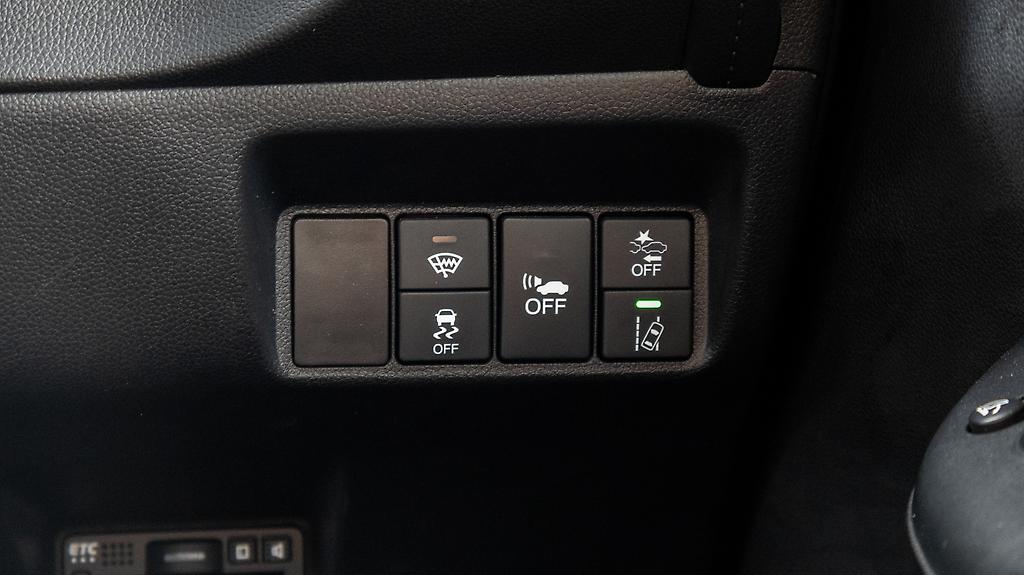 2019 Honda Shuttle Hybrid Z Half leather trim image 342282