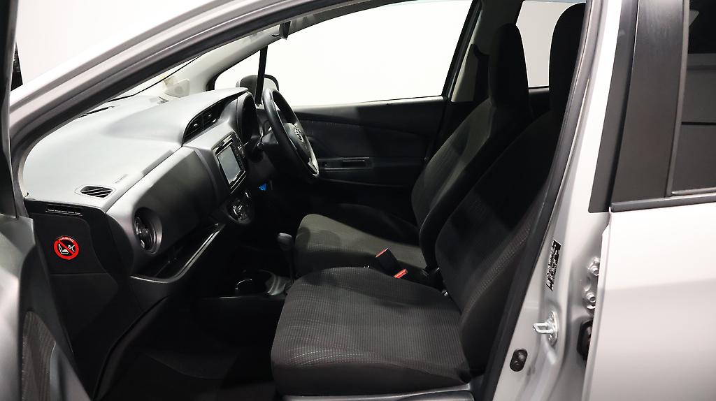 2017 Toyota Vitz Hybrid + Reverse Camera image 345544