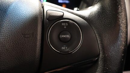 2015 Honda Vezel Hybrid Smart Key with Push Start and Reverse Camera image 344985