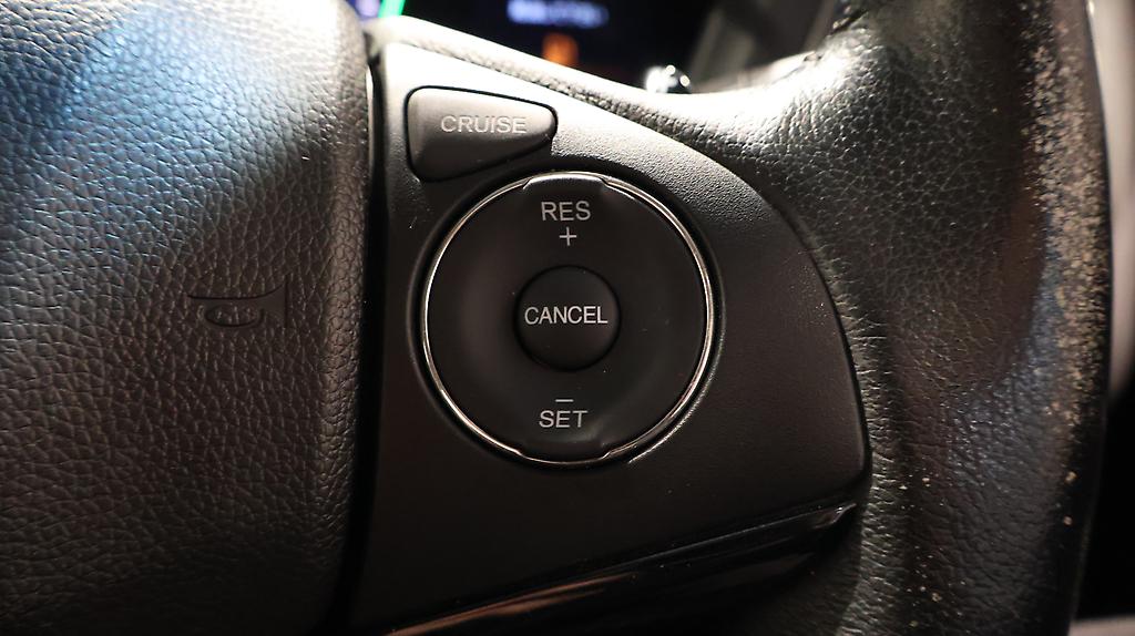 2015 Honda Vezel Hybrid Smart Key with Push Start and Reverse Camera image 344985