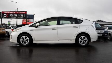 2013 Toyota Prius S Model / Push Start / Hybrid image 342294
