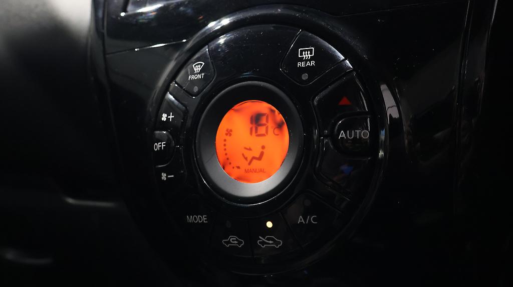 2017 Nissan Note E Power-X Great Look in Black!! image 344445