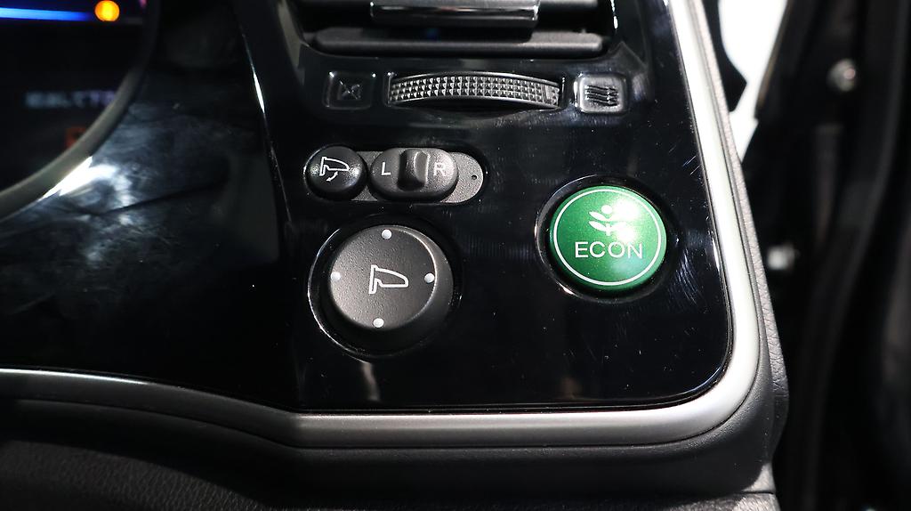 2014 Honda Grace Hybrid L X image 345830