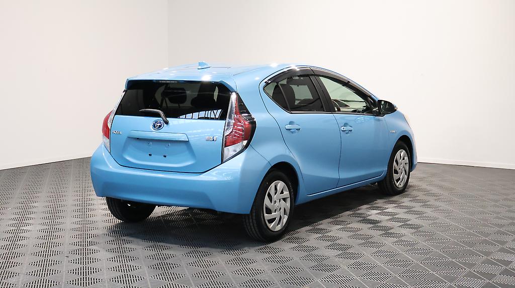 2015 Toyota Aqua S Model + Push Button Start image 342673