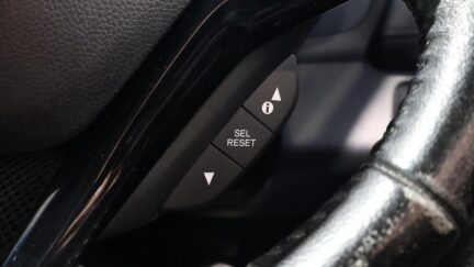 2014 Honda Vezel X Hybrid with Cruise Control, Smart Key and Reverse Camera image 345186