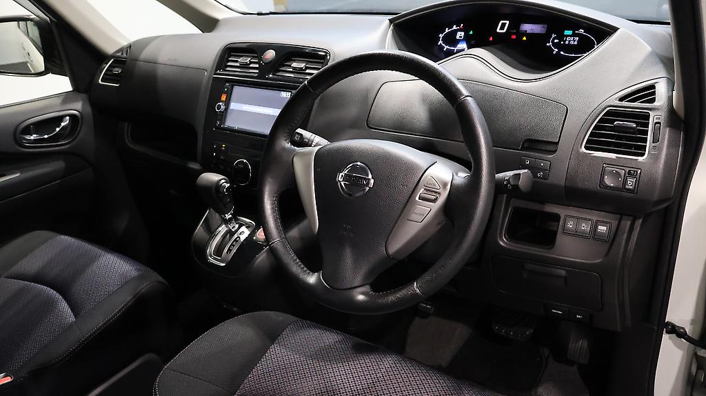 2013 Nissan Serena Highway Star S-Hybrid L Selection image 342133