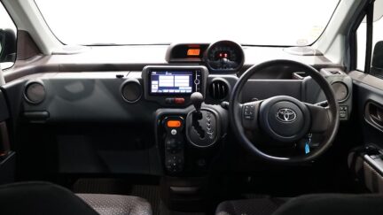 2013 Toyota Spade F Model image 343221