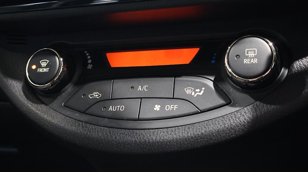 2017 Toyota Vitz Hybrid Jewela image 341744