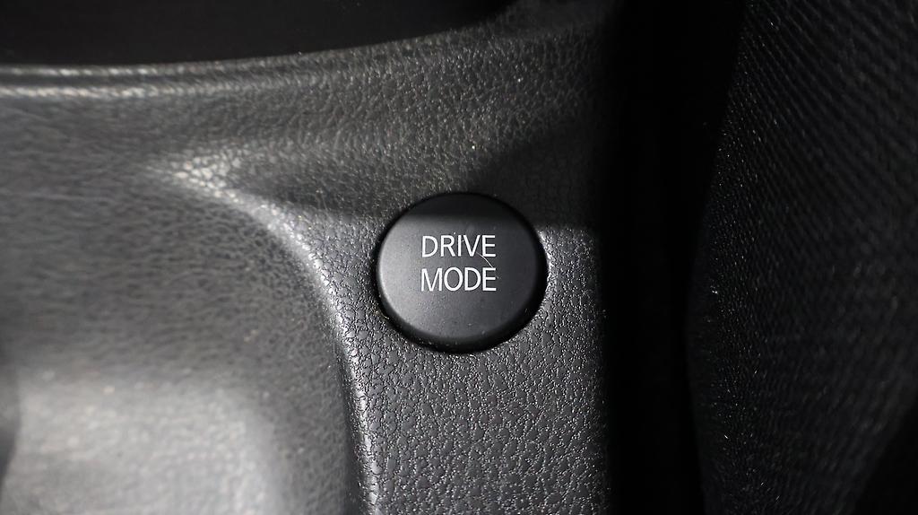 2017 Nissan Note E Power-X Great Look in Black!! image 344449