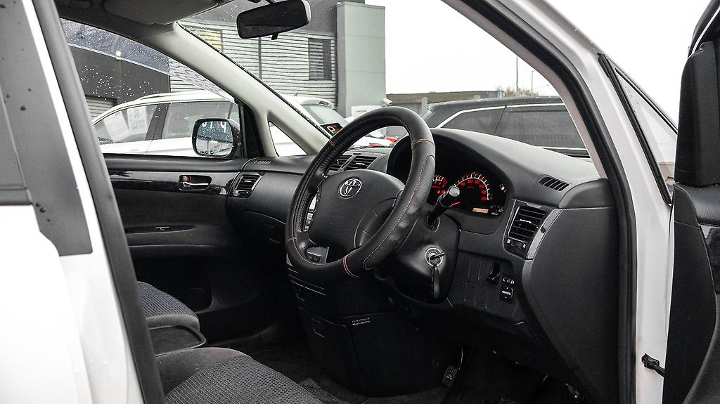 2006 Toyota Ipsum 240 S 7 Seater, Reverse camera image 342339