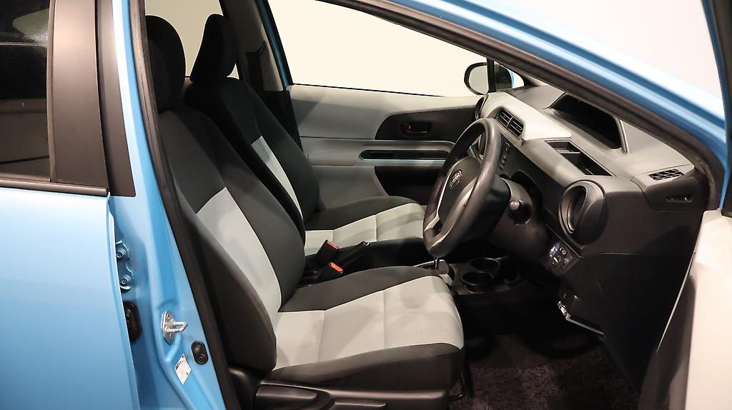 2013 Toyota Aqua S Model, Push Start, Bluetooth image 343454