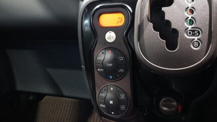 2013 Toyota Spade F Model image 343228