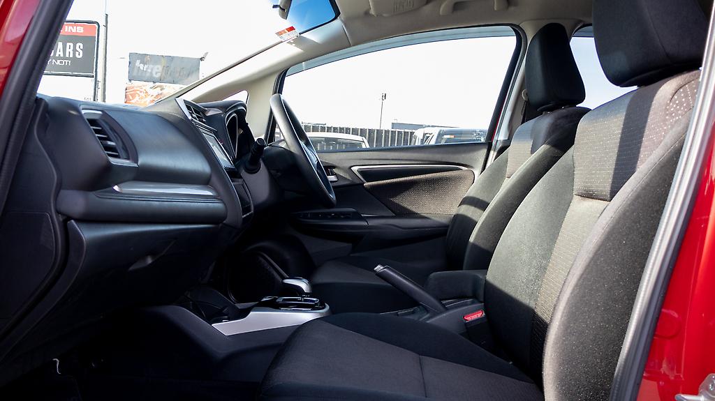 2015 Honda Fit Hybrid F Spec Hybrid image 341054