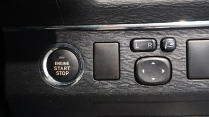 2012 Toyota Avensis Wagon Li image 341096
