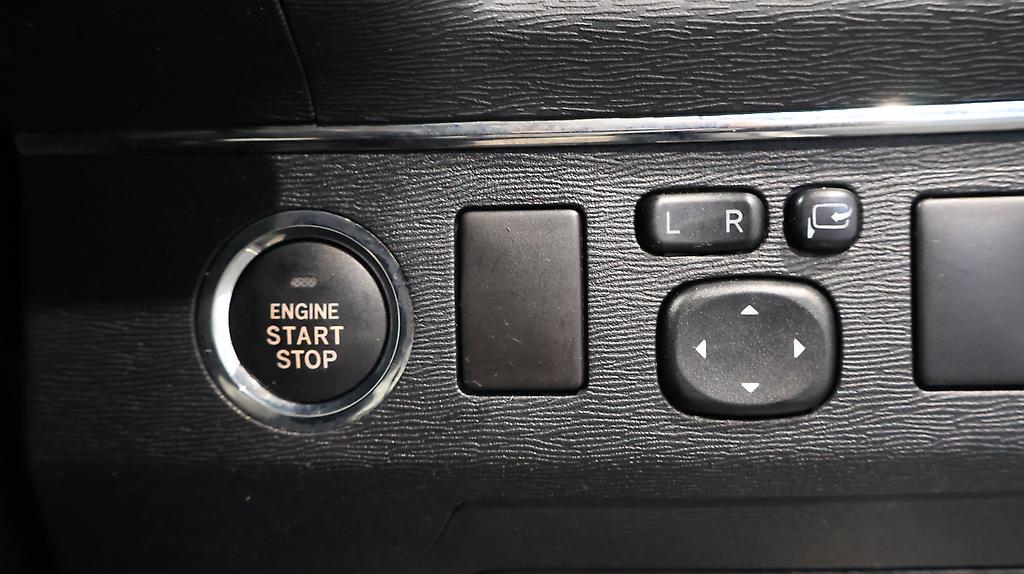 2012 Toyota Avensis Wagon Li image 341096