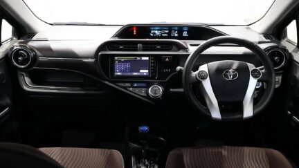 2015 Toyota Aqua G Model + Reverse Camera image 344717