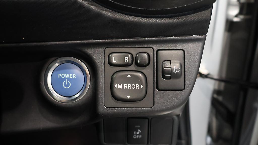 2013 Toyota Aqua Hybrid S image 344510