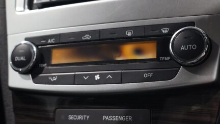 2012 Toyota Avensis Xi great look and Low KMs image 344199