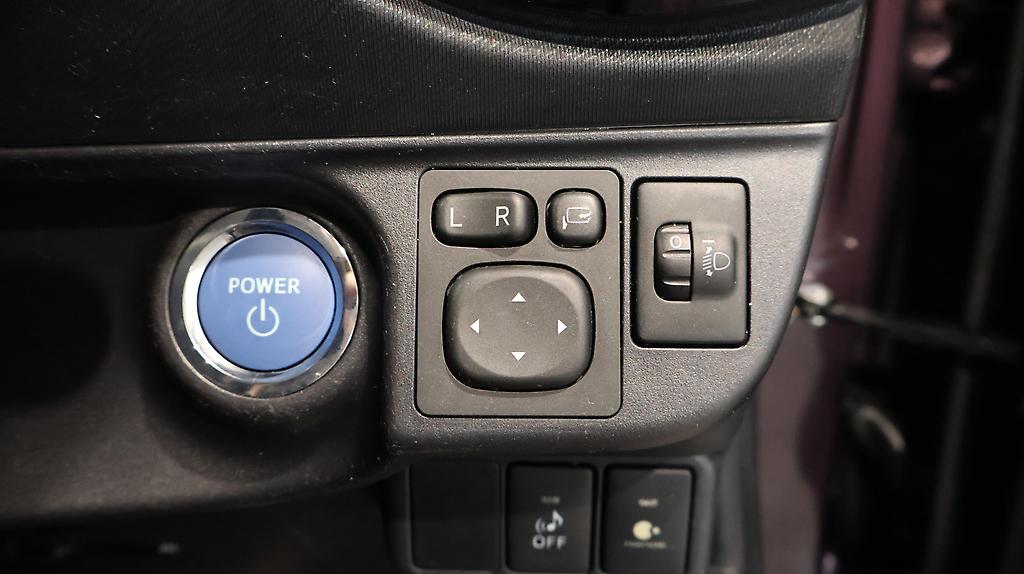 2015 Toyota Aqua G Model + Reverse Camera image 344724